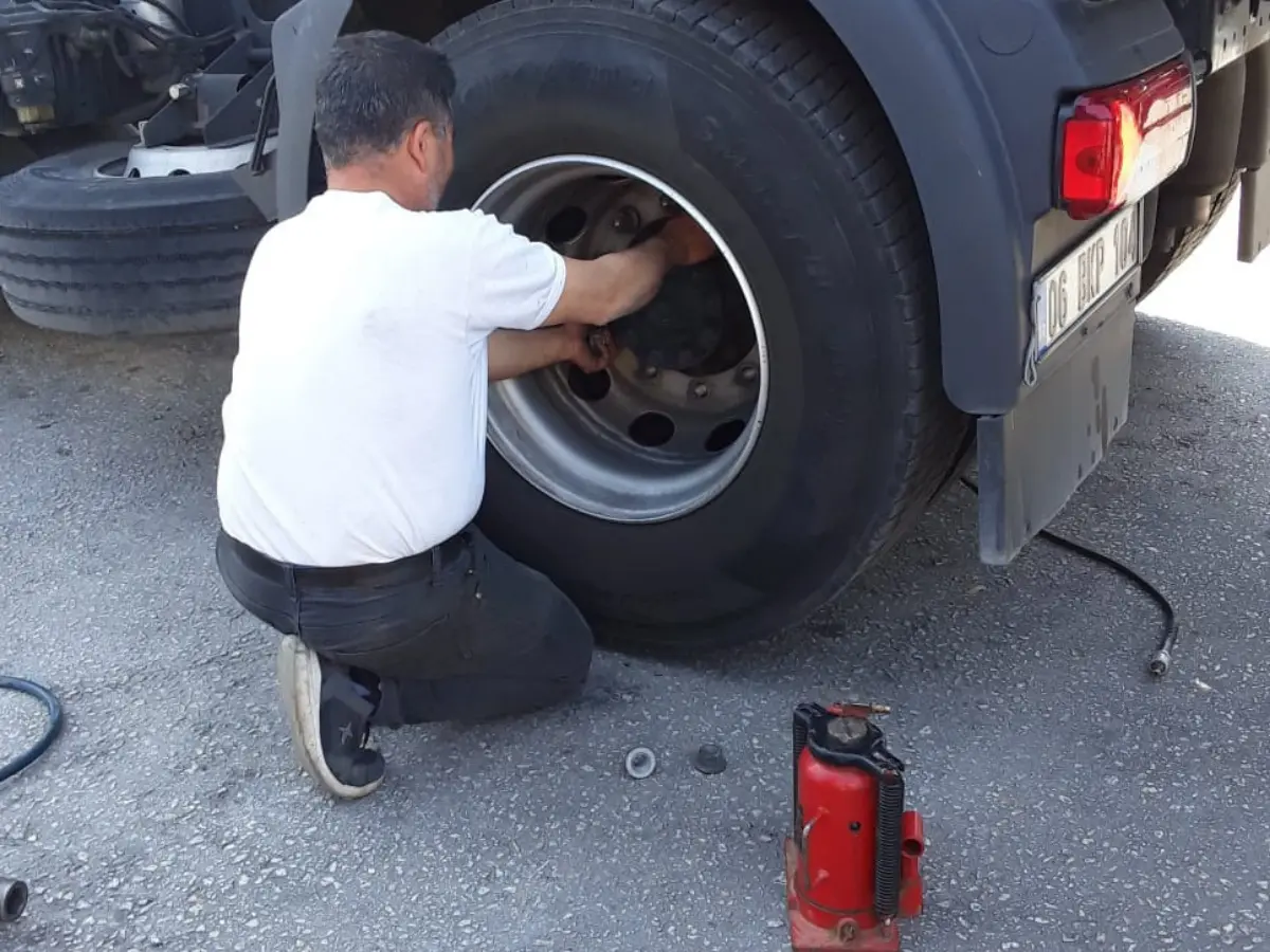 Karaisalı Oto Lastikçi